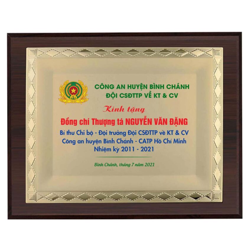 Bảng vinh danh vàng lãnh đạo cao cấp