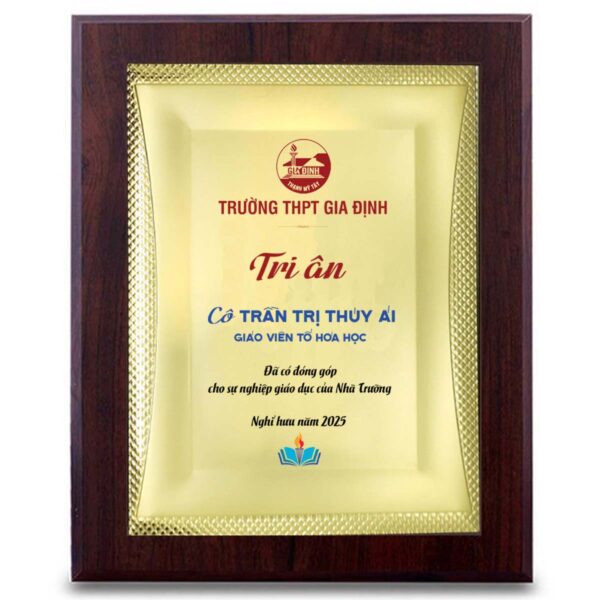 Bảng vinh danh vì sự nghiệp giáo dục