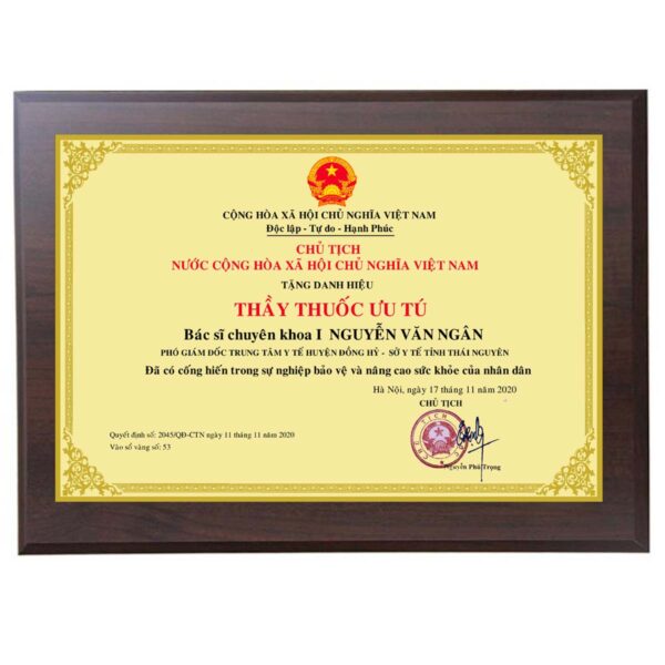 Bảng tôn vinh danh hiệu Thầy thuốc ưu tú cao cấp