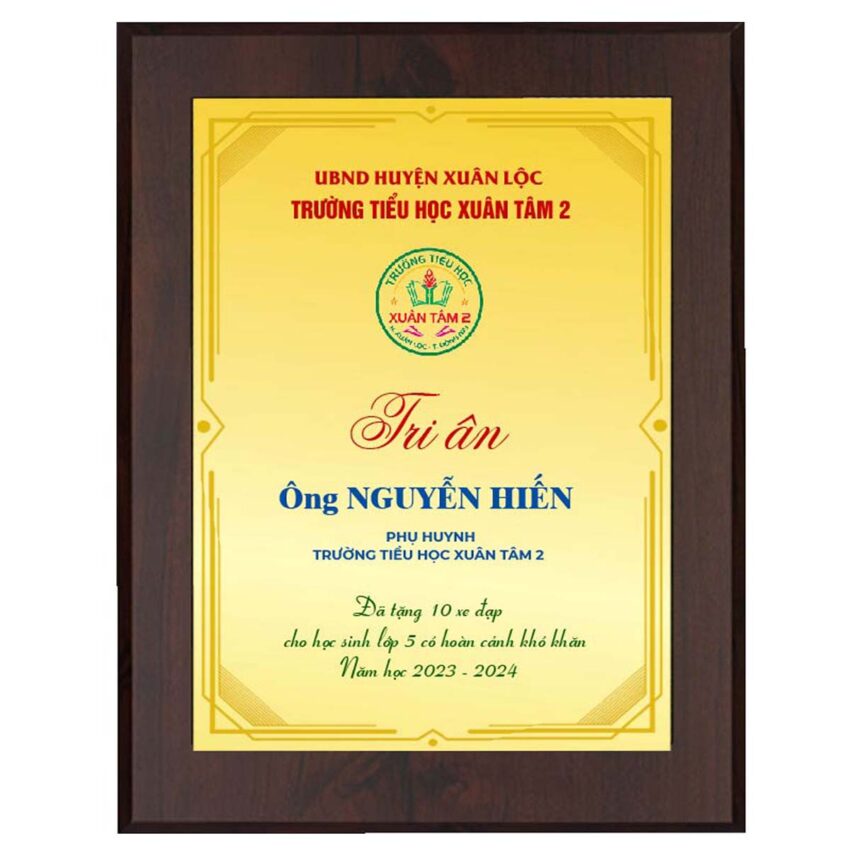 Bảng tuyên dương điển hình ngành giáo dục