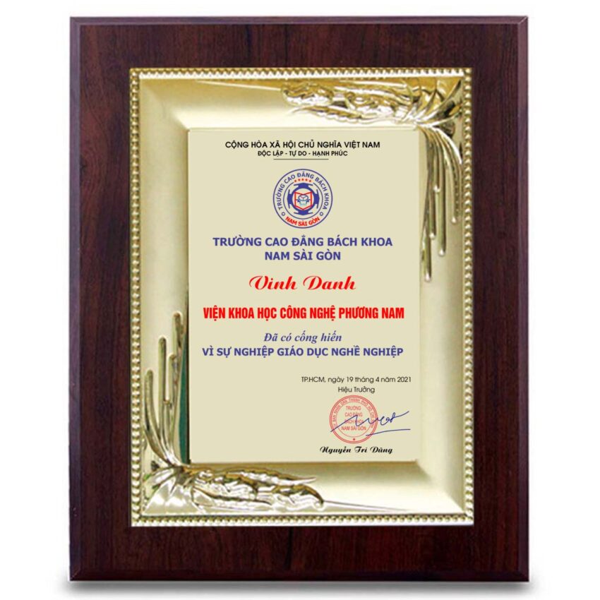 Bảng vinh danh vì sự nghiệp giáo dục