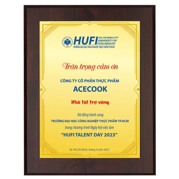 Kỷ niệm chương lưu niệm tri ân nhà tài trợ