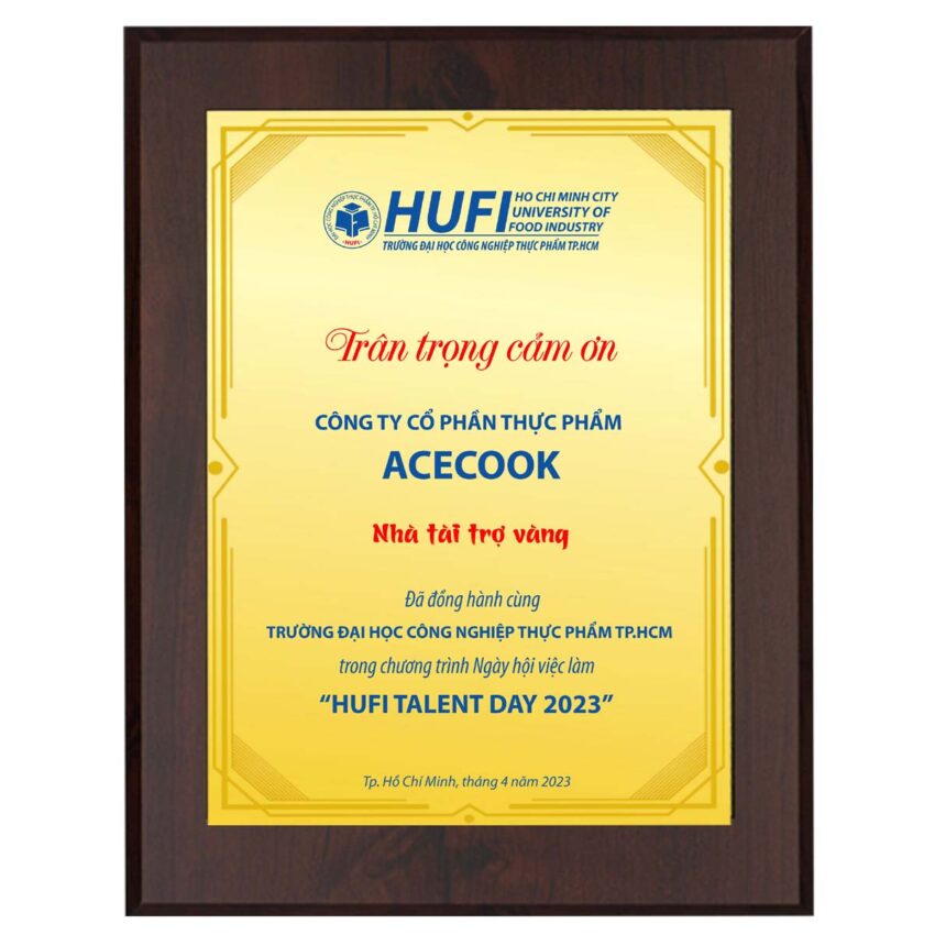 Kỷ niệm chương lưu niệm tri ân nhà tài trợ