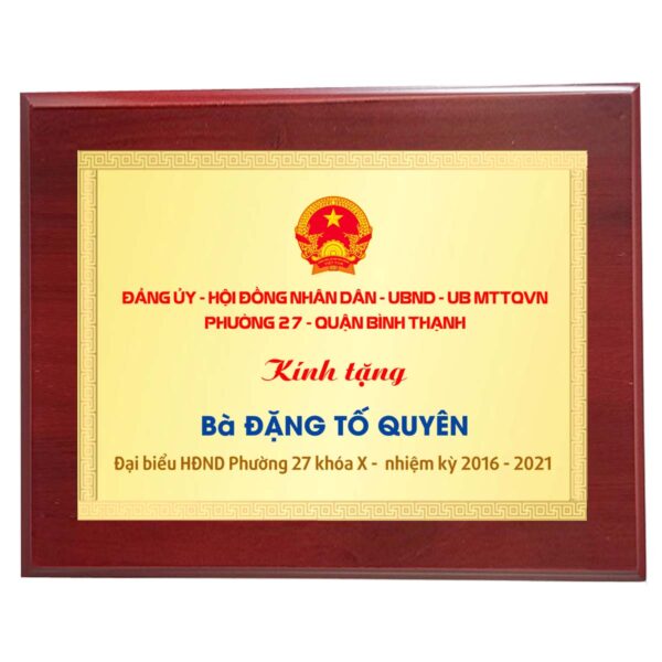 Biểu trưng lưu niệm tặng đại biểu