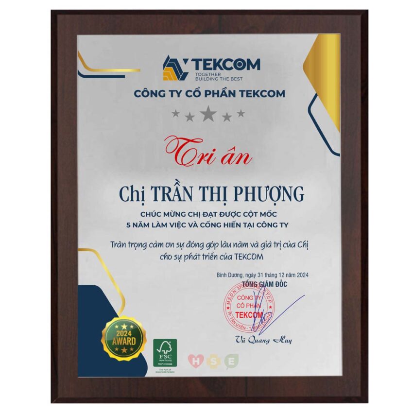 Bằng khen nhân viên của năm, tri ân nhân viên xuất sắc